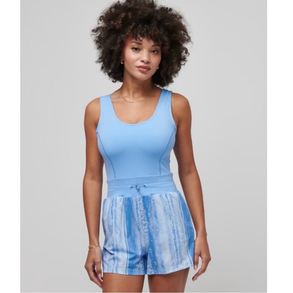 Travis Mathew Romper dawn glow size small - Picture 2 of 8